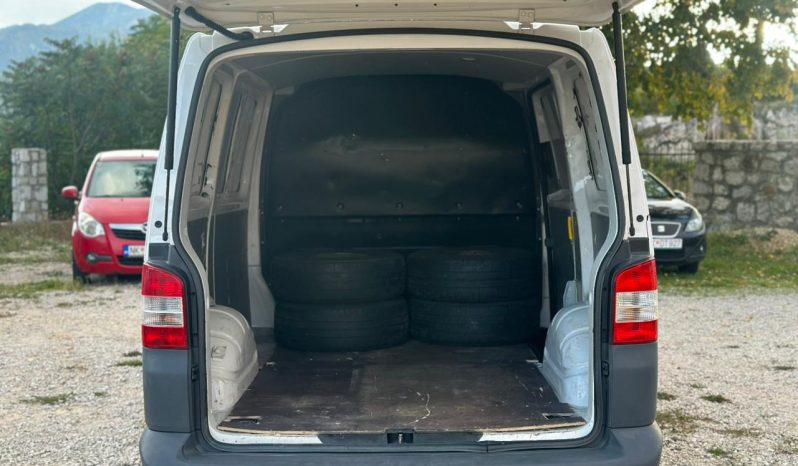 
								Volkswagen Transporter 2.0 TDI full									