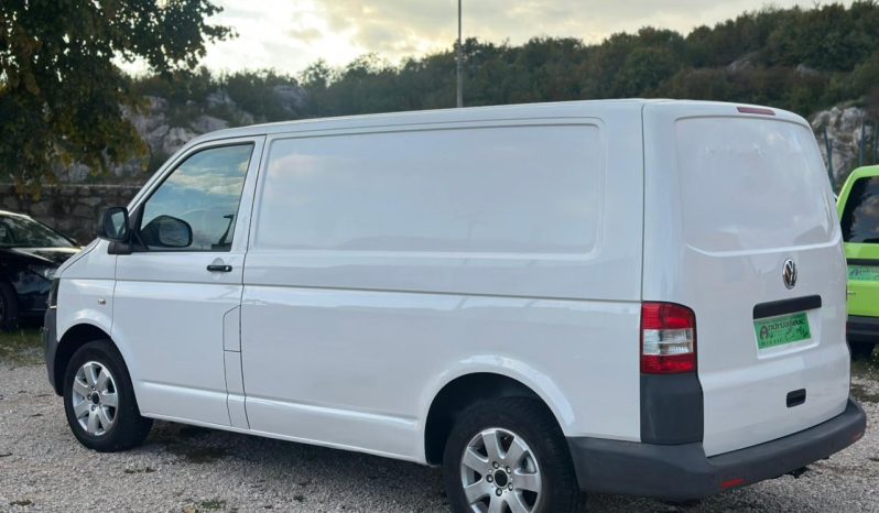 
								Volkswagen Transporter 2.0 TDI full									